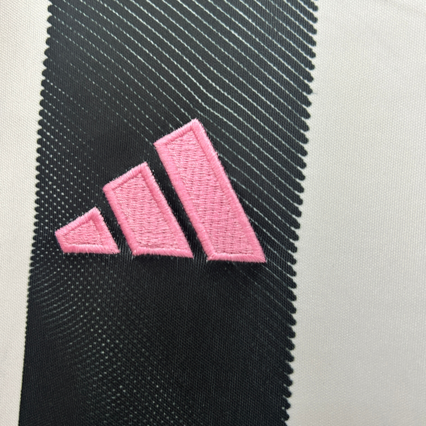 Kit Juventus I 25/26 Enfants