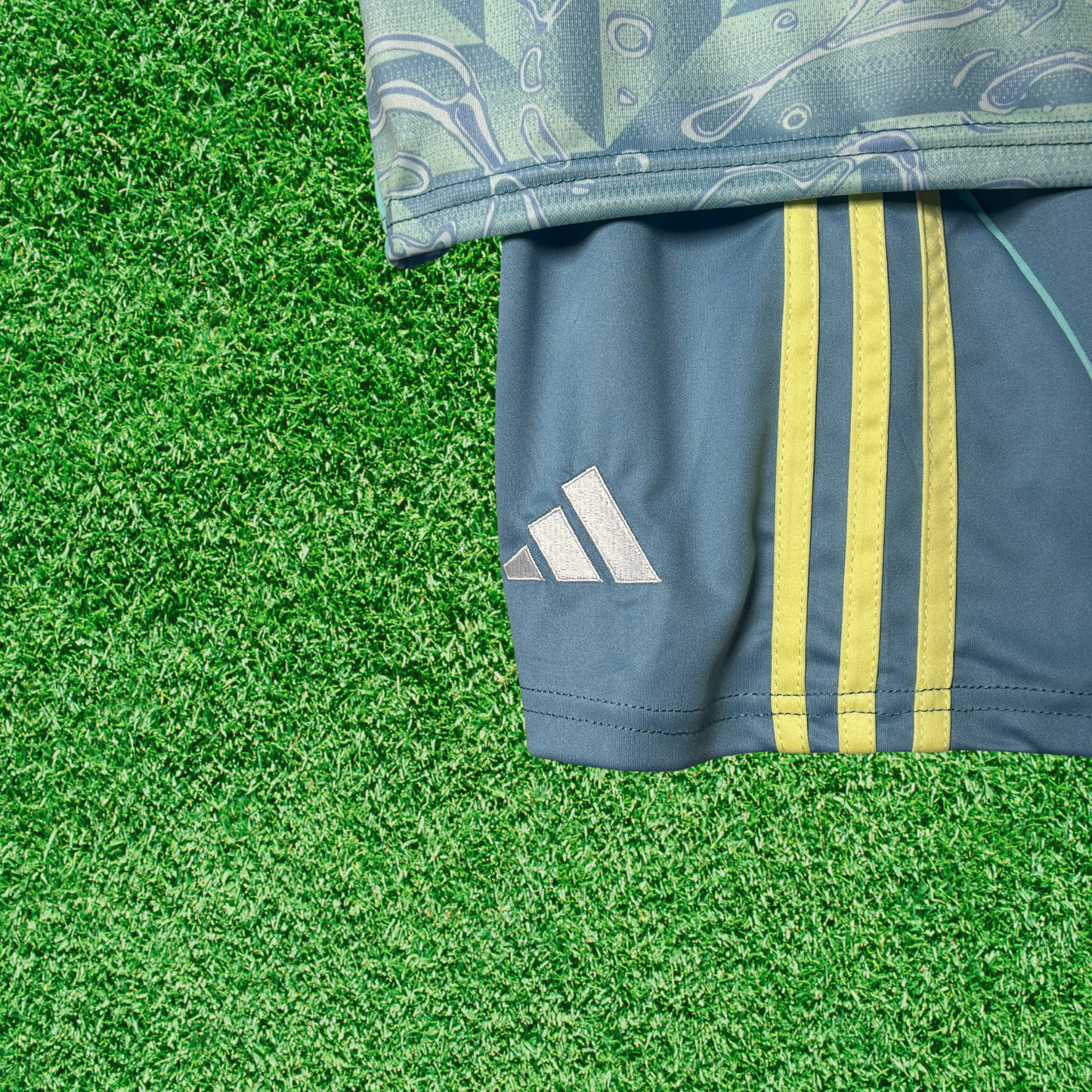 Kit Juventus II 25/26 Enfants