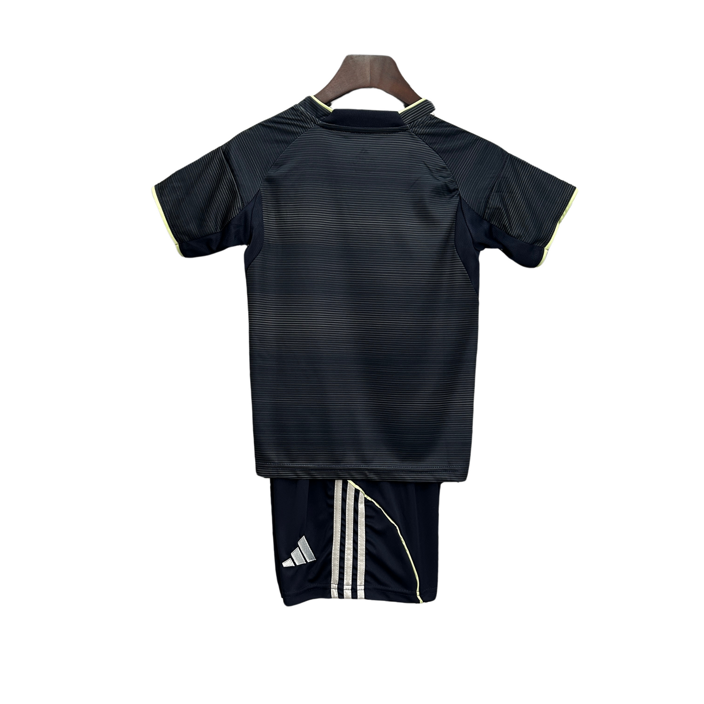 Kit Real Madrid II 25/26 Enfants