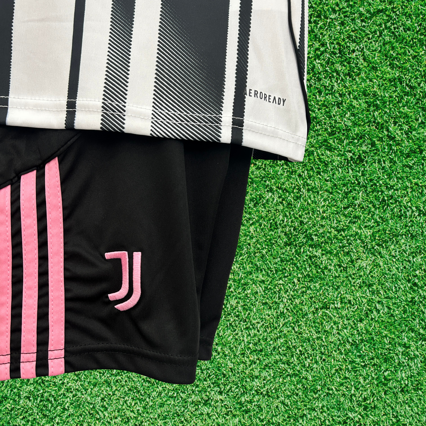 Kit Juventus I 25/26 Enfants