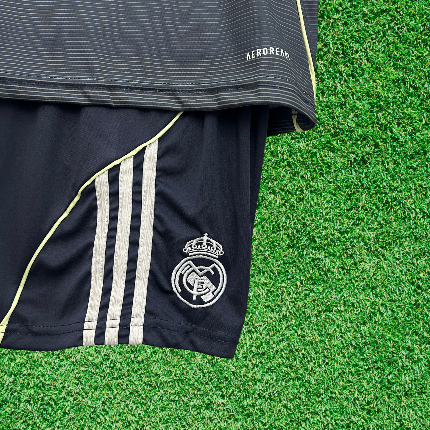 Kit Real Madrid II 25/26 Enfants